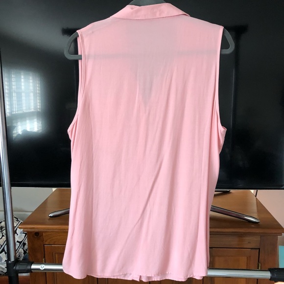 Spense sleeveless button down - Picture 2 of 4